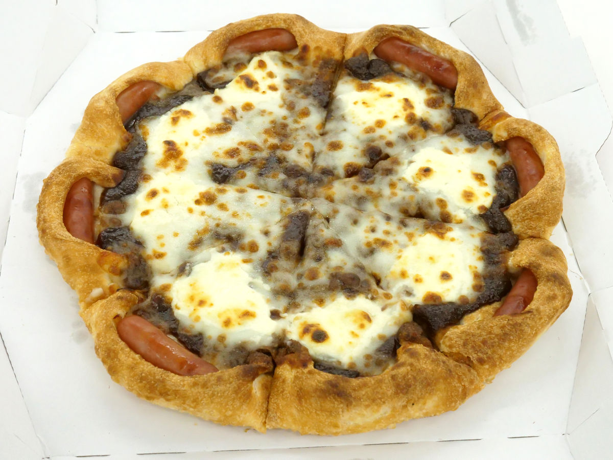 ピザハット、 衝撃 多分それ違うwww「ウインナーコーヒーピザ」発売 クセになる“甘じょっぱさ” - グルメ Watch