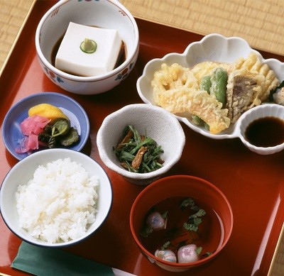 和食の歴史 縄文時代から現代に至るまでの和食の歩みを解説〜年表付き