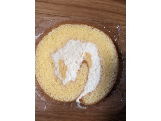 シャトレーゼ うみたて卵のふんわり厚切りロールおいしいひとりごと