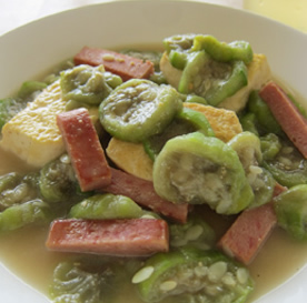 ナーベーラーンブシー」ヘチマの食感がたまらない！島野菜を使った沖縄の定番家庭料理 – オリオンストーリ