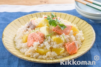 北海道 バター香る鮭ごはん – ヤマモリ株式会社