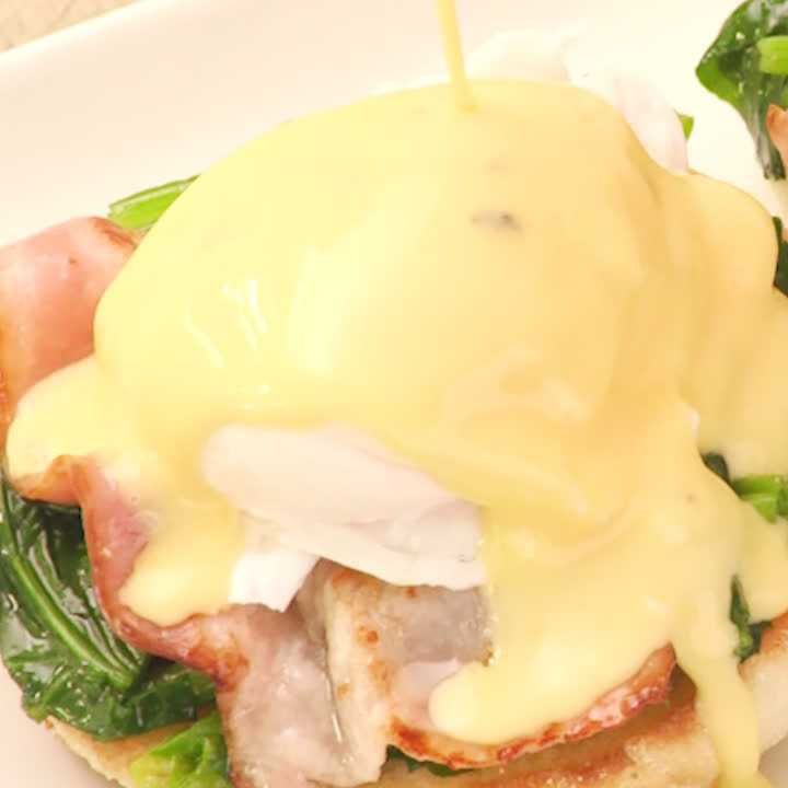 Eggs 'n Things 「エッグスベネディクトの正しい食べ方」って? 中の人にコツを直撃! 写真満載 動画1 3-mimot. ミモット