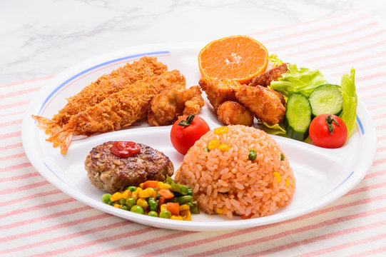 お子様ランチ 小学生以下限定焼津さかなセンタ