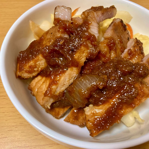 漬け込んでジューシー！ 玉ねぎ ソースの やわらか トンテキ のレシピ 作り方