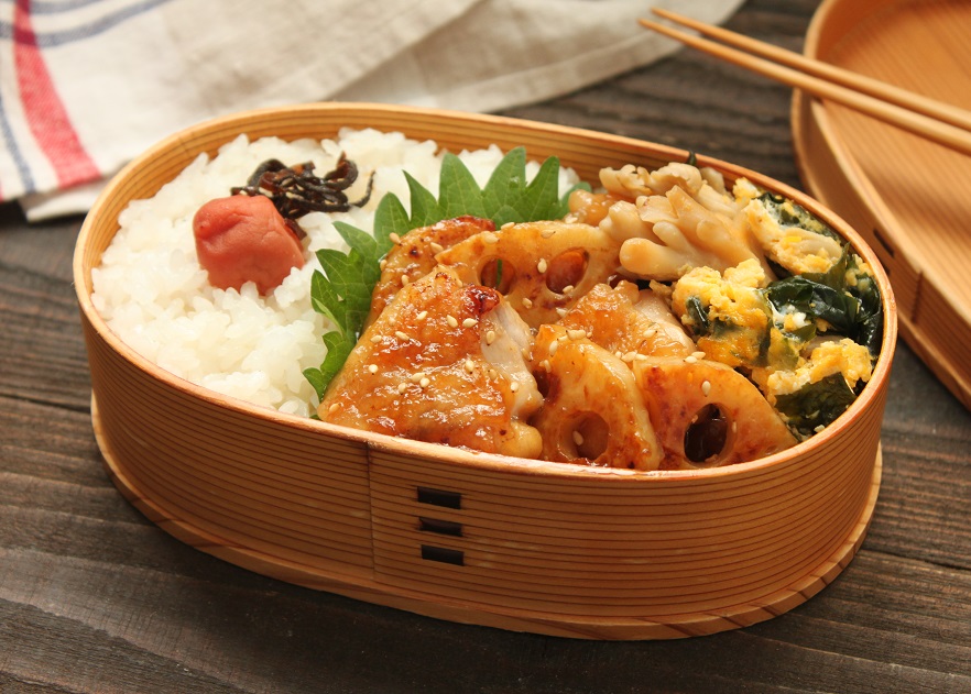 鶏肉とピーマンの照り焼き丼弁当