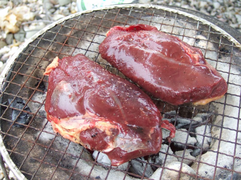 七輪を使って料理体験する : 糸巻きパレットガーデン