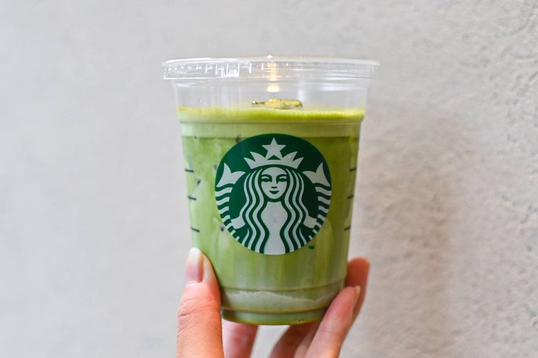 スターバックス 夏に楽しむ新作ティービバレッジが登場！濃厚な抹茶の味わいを存分に楽しめる『ダブル 抹茶 ティーラテ』、華やかでフルーティーな『ストロベリー & ユースベリー® ティー』を6月22日 水 発売 - Starbucks Stories Japan