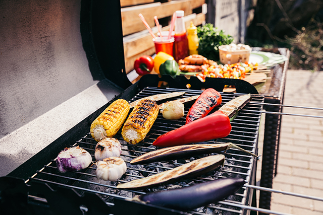 野菜が主役のアウトドア料理おすすめ「串野菜」レシピUNAU MAGAZINE ウナウマガジン-理想の暮らしと住まいを探そう