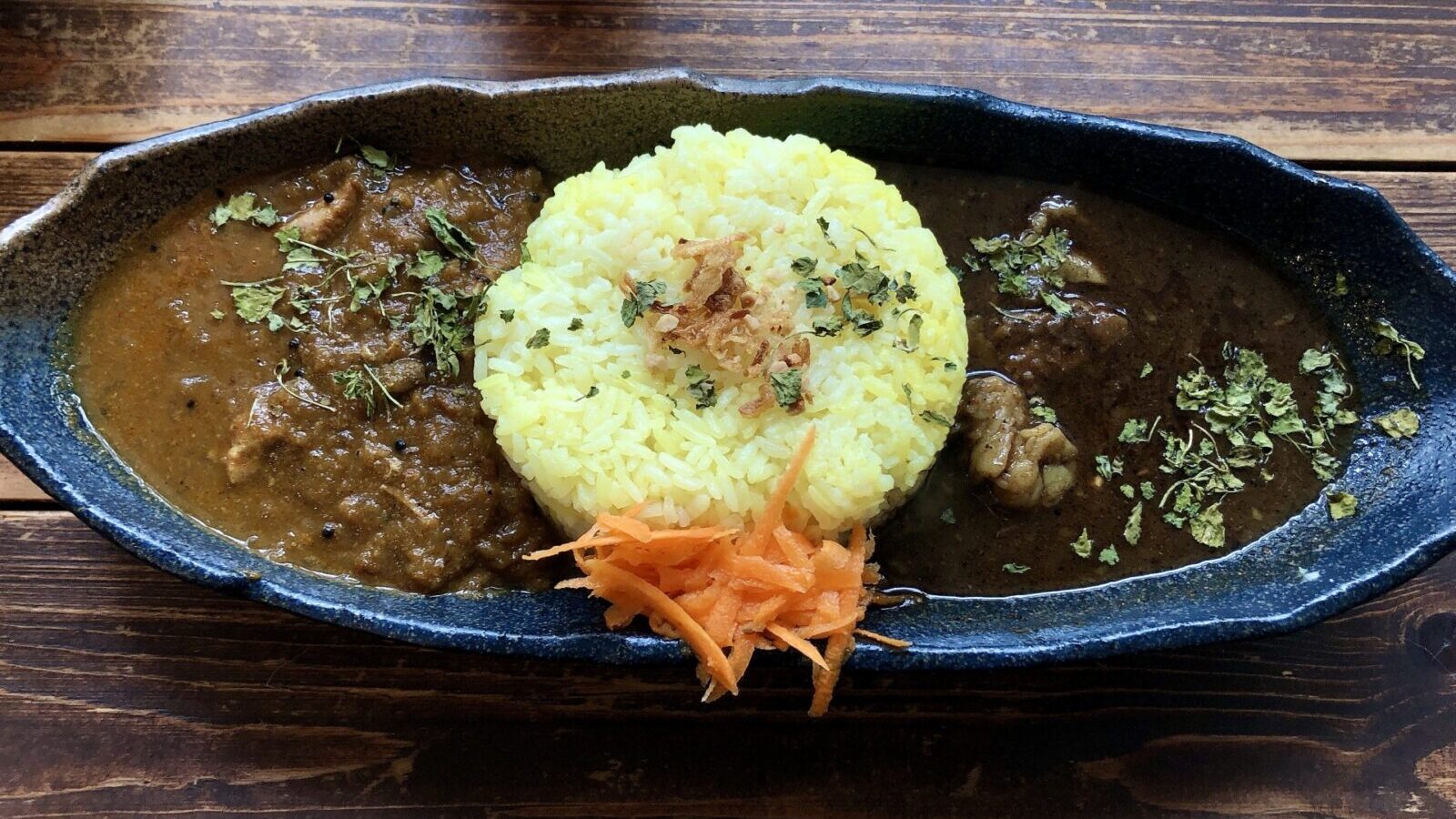 繊細すぎるカレーの世界！食べ方のこだわりを500人に調査 ルーはご飯の上にかける？混ぜて食べる？他にも多数kufura クフラ 小学館公式