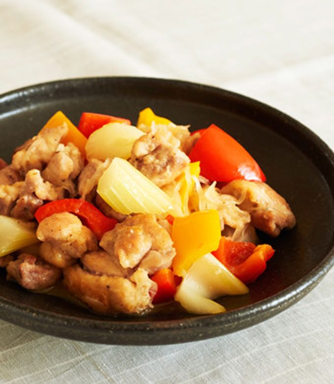 ミツカン「カンタン酢」™タイアップレシピ「鶏肉のガーリックバター炒め」です🥢 . 漬けて焼くだけでこっくりうまい！😁 . ✔︎材料 鶏もも肉約400g にんにく 1かけ ◎ミツカン「カンタン酢」™ 大3 ◎塩 小1 2 バター 20g . ✔︎作り方 ① 鶏肉は余分な脂を取り除き