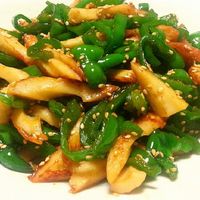 レンジで簡単！「 ピーマンちくわきんぴら」このレシピのポイントは↓の投稿文をチェックしてくださいね✨,----------------------------------, ✍️このレシピのポイントは , ✔️レンジ加熱するだけの簡単副菜👏,✔️時短で作れる！, ✔️おかずにもお弁当にも🍱, ----------------------------------, ■調理時間：10分,