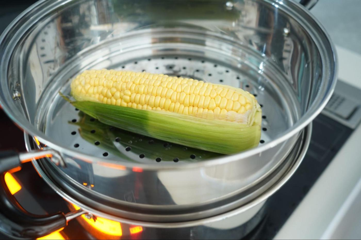 レンジでおいしくとうもろこし！ ～皮つきチンするとひげがするりとむける？！～ ＪＡタウン 産地直送 通販 お取り寄せ