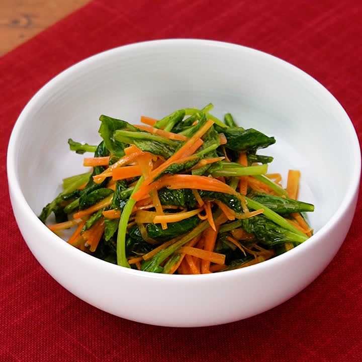 ラディッシュの素揚げ。 色鮮やかだし美味しい♡ 葉っぱのとこが好きです🥰ラディッシュ素揚げ素揚げ野菜葉っぱが好き森井あきこ