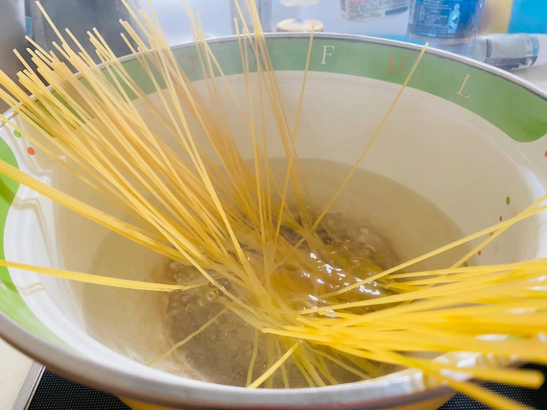 ぷりぷり食感の生スパゲットーネ 1人前 有機野菜 通販 Ｏｉｓｉｘ おいしっくす