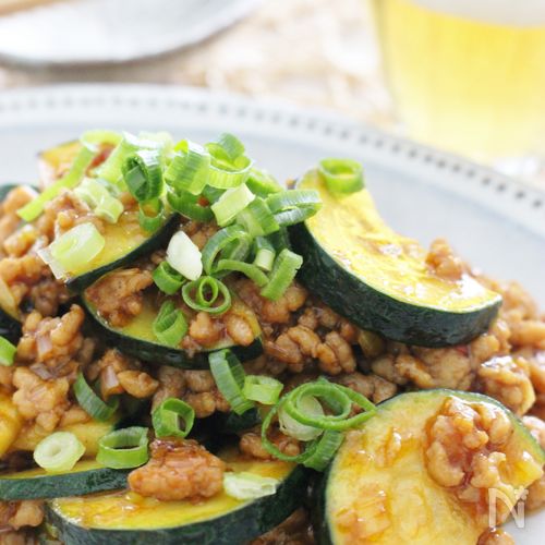 超特急♡丼にも♡ズッキーニとしめじのひき肉炒め