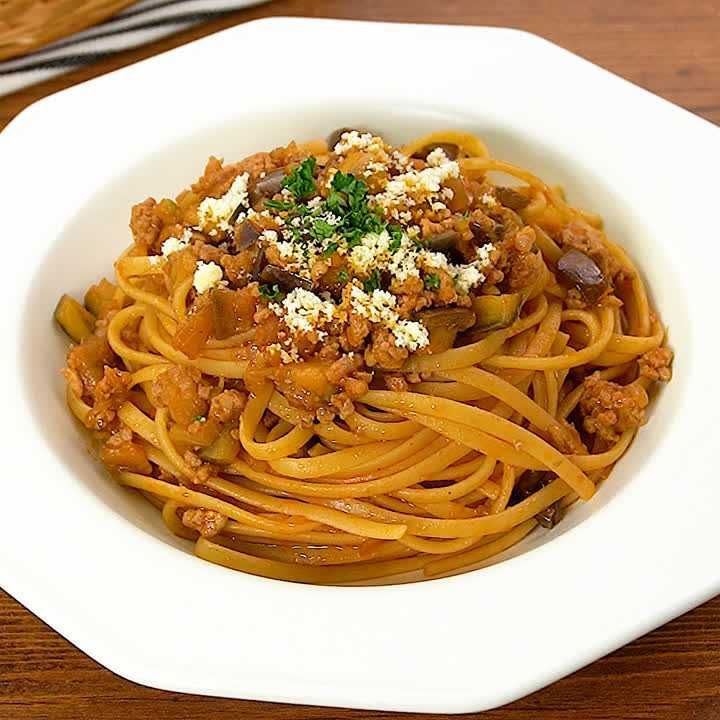 ボロネーゼ」とは？レシピで紐解くポモドーロ、ミートソースとの違い - macaroni