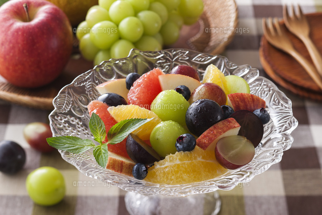 シウマ・エンジェルナンバー「32」と「フルーツ盛り合わせ」の無料おしゃれ待ち受け画像・壁紙うらちゃん