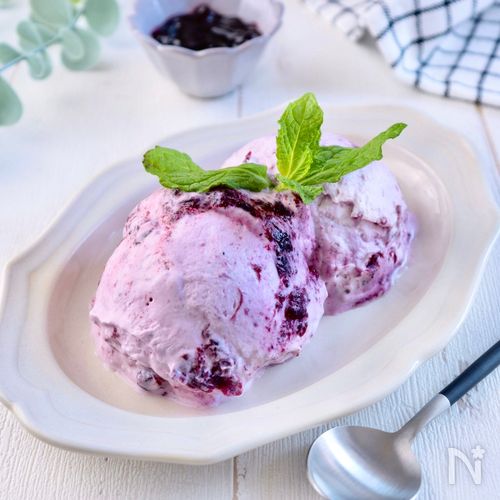 牛乳で作るブルーベリーアイス