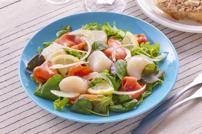 サーモンとアボカド・新玉ねぎのカルパッチョ レシピ公開ハーブとアロマで豊かな暮らしを 『Herb&Rose』