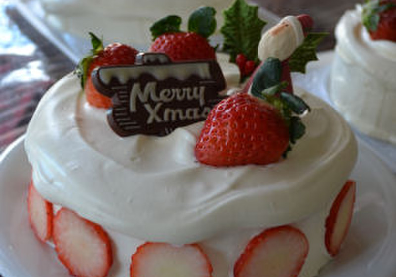 人気パティスリーが教える! クリスマスケーキのかわいいいデコレーション三越伊勢丹の食メディアFOODIE フーディー