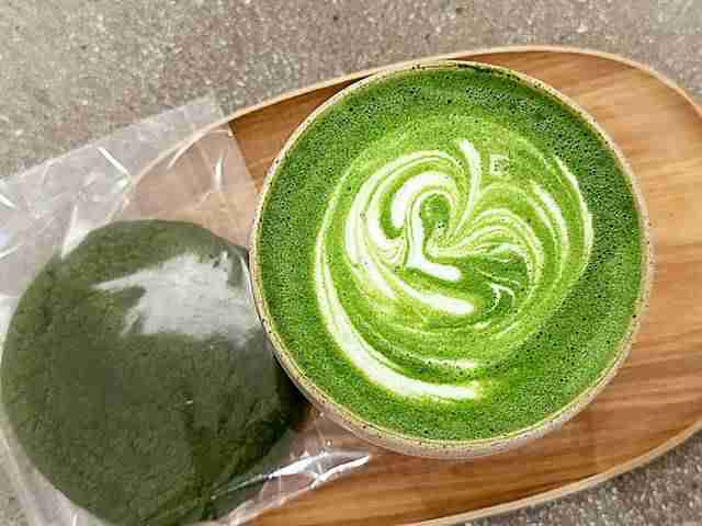 そのまま飲んでも、アレンジしてもおいしいPETボトル飲料の新しい価値創造 「綾鷹カフェ 抹茶ラテ」累計出荷本数1億本突破 抹茶系飲料市場売上金額No.1を記録日本コカ・コーラ株式会社のプレスリリース