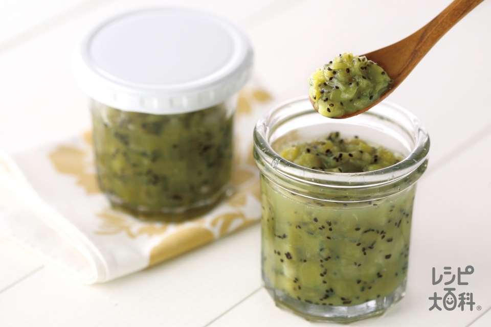 藤田承紀の野菜たっぷり簡単ベジごはん栄養満点！ 春菊とキウイのサラダ