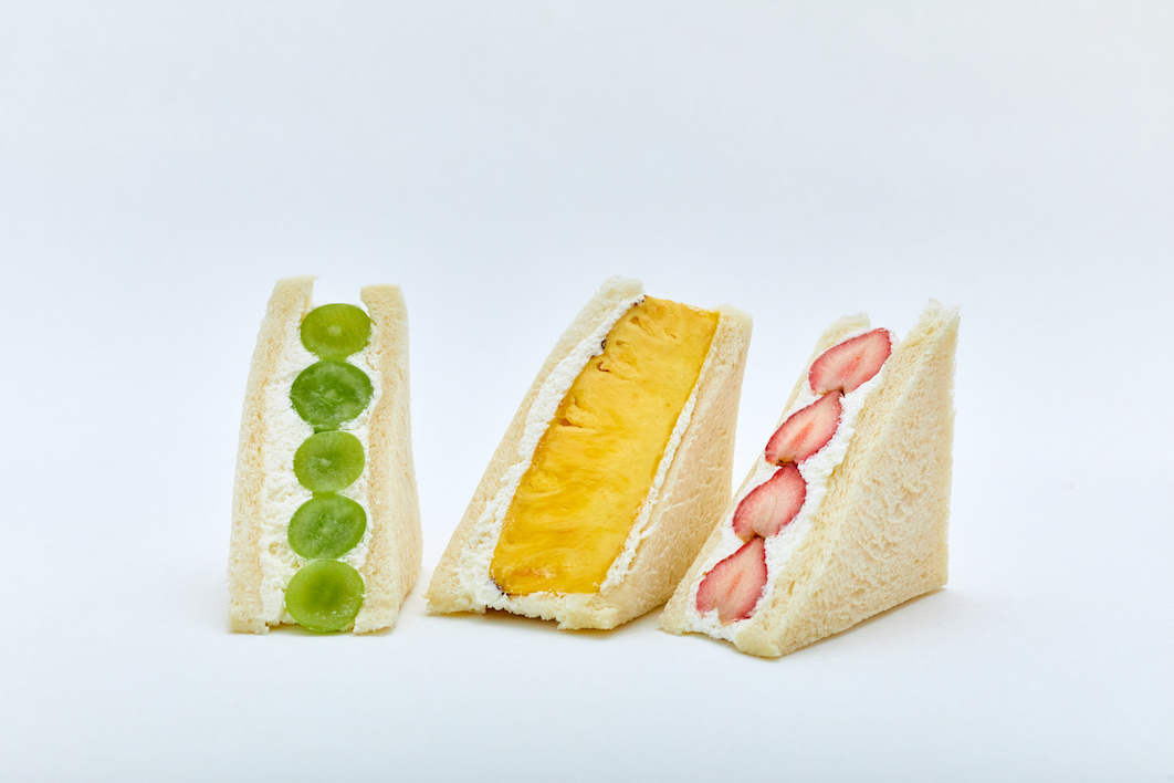 JR京都駅新幹線上りホームジャパン・トラベル・サーヴィス