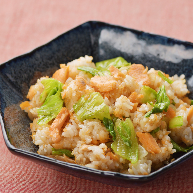 少ない材料でできる♪ 鮭と高菜のチャーハン