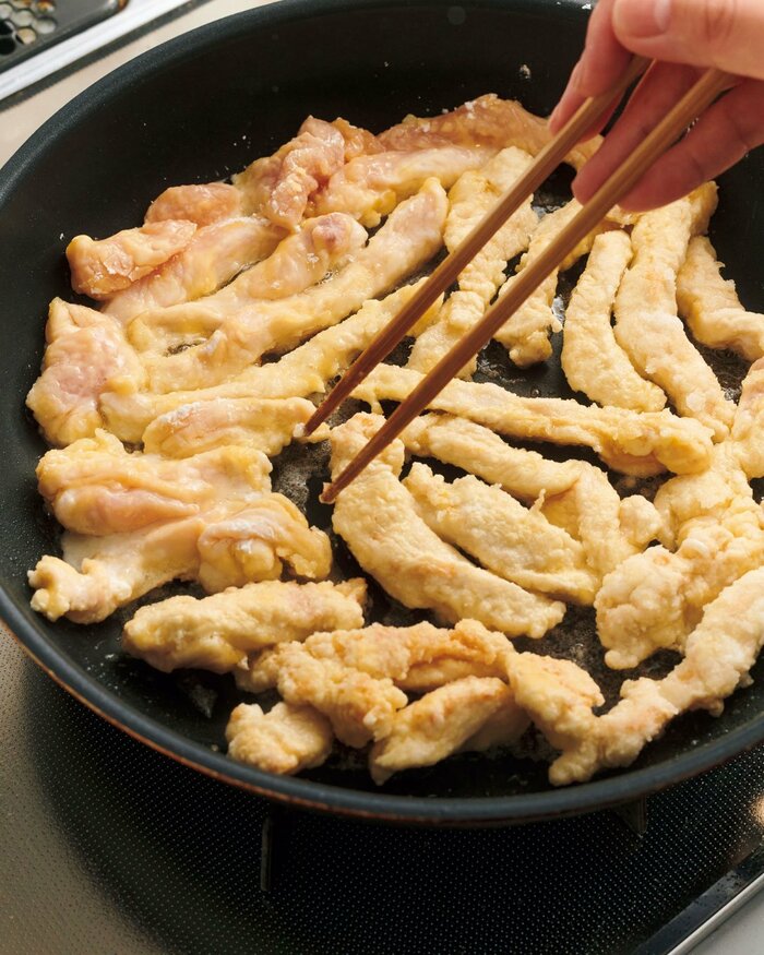 鶏胸肉の薄唐揚げ - 料理研究家リュウジのバズレシピ.com