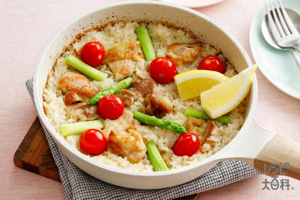 おうちで簡単パエリア！フライパンで作るチキンパエリアのレシピ