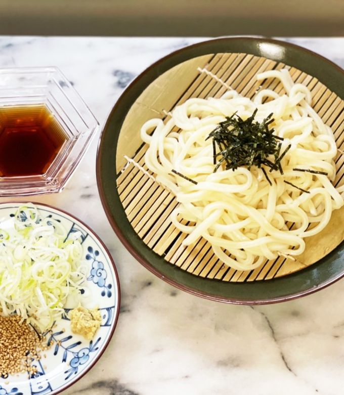 ざるうどんの薬味 ネギは新鮮でした- みやき町、一六うどん みやき店の写真 - トリップアドバイザ