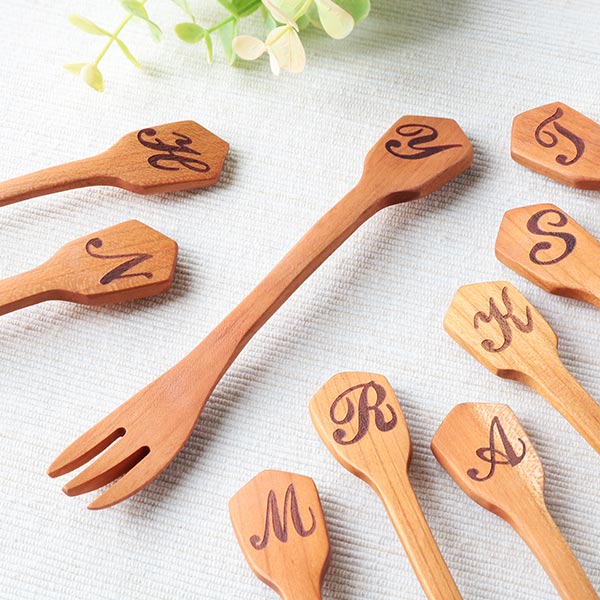 フォークの無料 フリー イラストかわいい手描きの無料素材「てがきっず」保育園・小学校・介護施設にぴったりのフリー素材イラスト