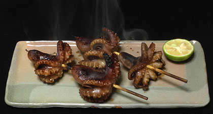 男山にオープンした「粉もん屋台 蛸丸」の「まるごとイイダコ１匹 踊りたこ焼き」食べてみた！ 八幡市- ALCO 宇治・城陽 山城地域の情報サイト