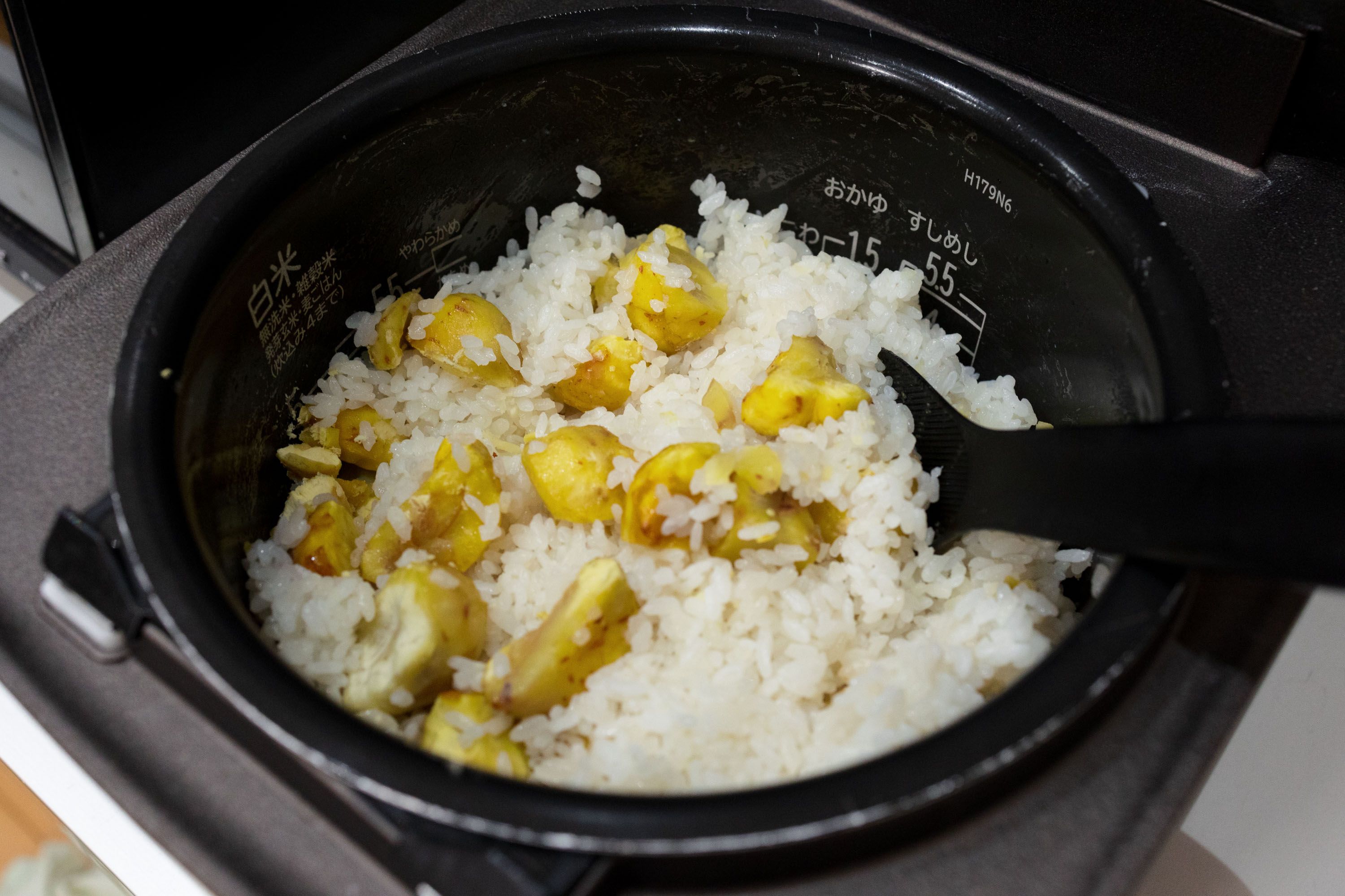 シェフ直伝！秋の味覚！簡単に炊ける栗ご飯 by しるびー1978クックパッド簡単おいしいみんなのレシピが392万品