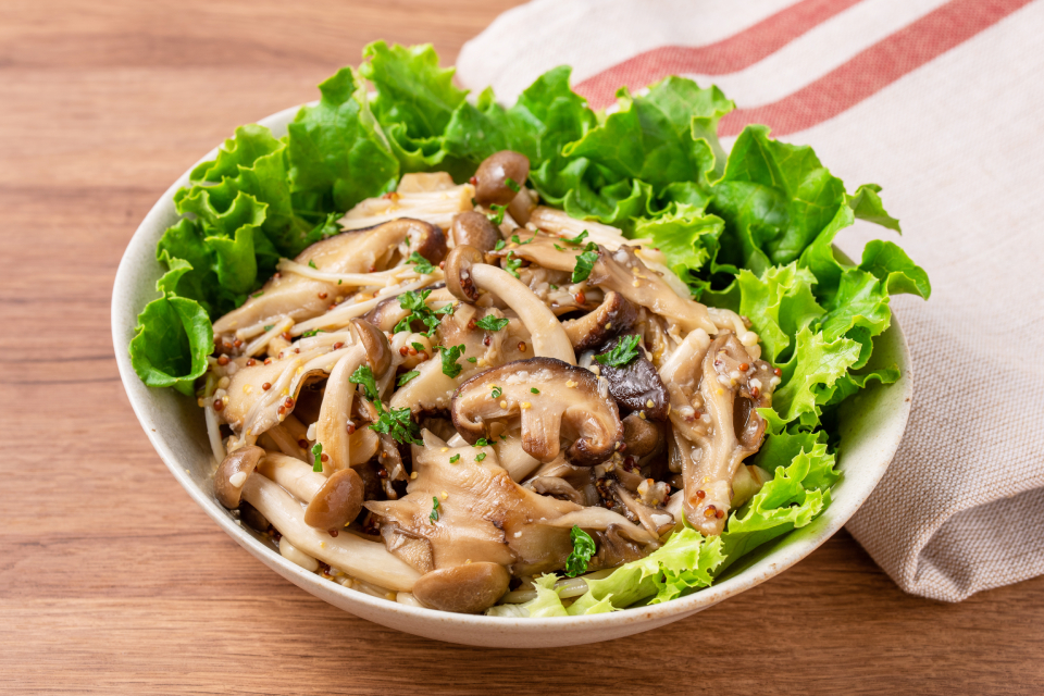 きのことベーコンのホットサラダのレシピトクバイ