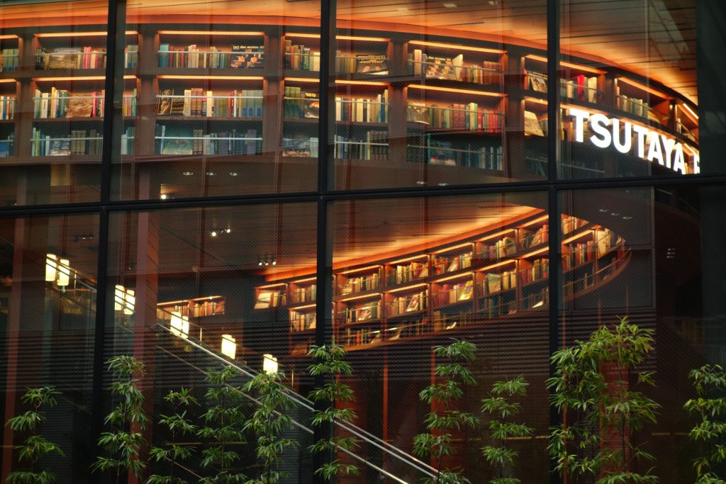 スタバ好き必見! 大阪駅周辺のオシャレなスタバ - かをるのフォルテッシモ