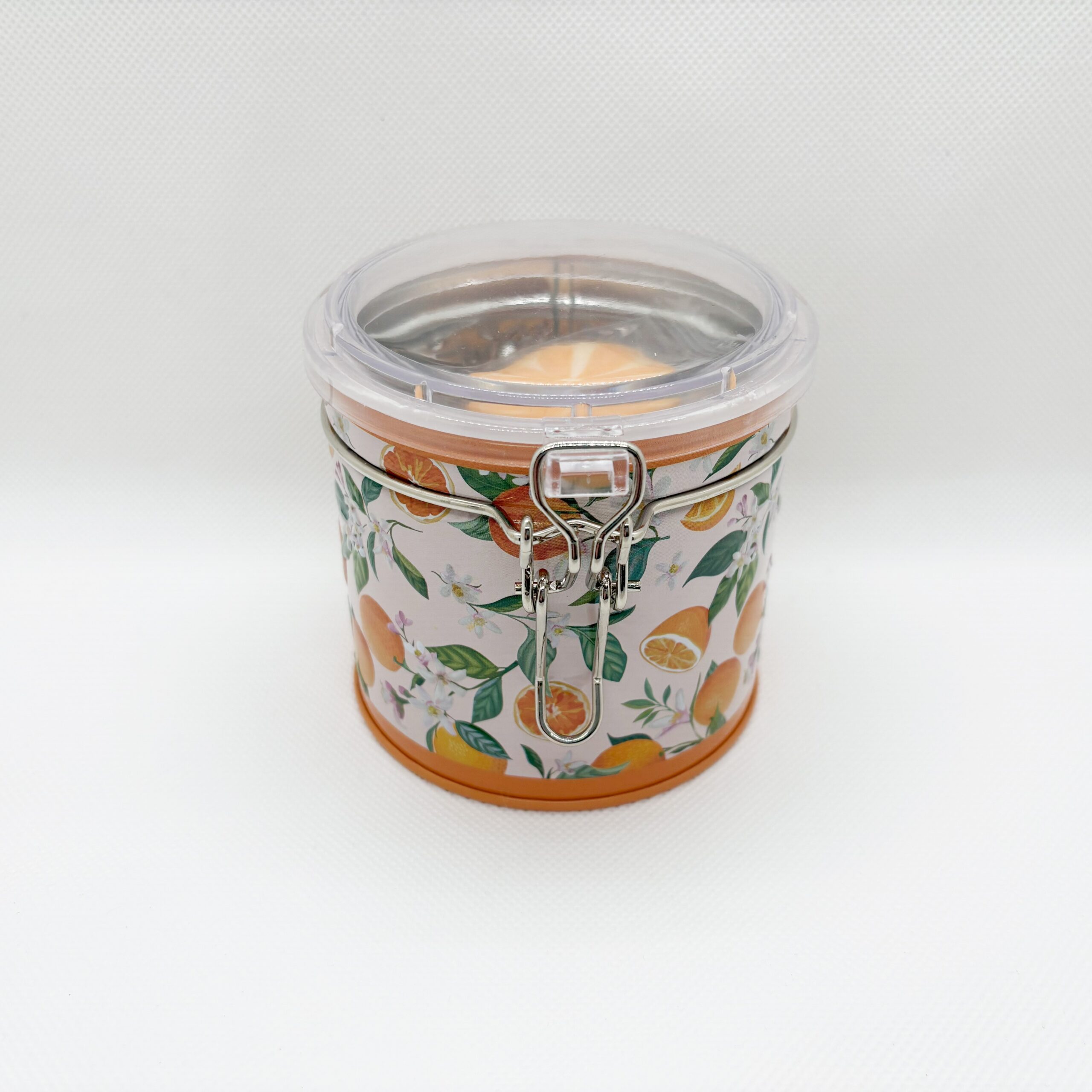 オリジナルクッキー缶 を販売します🎊「オレンジページの学校」では、ユーザー参加型プロジェクト「部活」を行っています。今回は、みんなでイチから企画して作ったオリジナルクッキー缶を「minneのハンドメイドマーケット」で販売！ イラストレーターmomo さん お