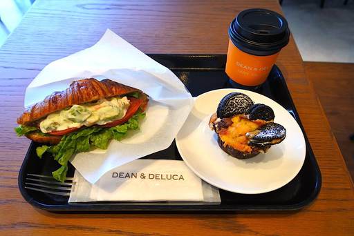サーモン&クリームチーズサンドイッチ DEAN&DELUCA 丸の内あまいえ