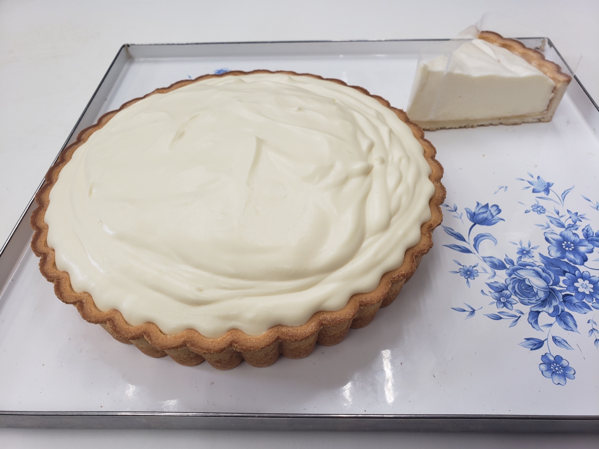 シャインマスカットのレアチーズケーキ