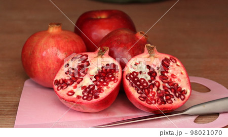 柘榴 断面イラスト - No: 2363509無料イラスト・フリー素材なら「イラストAC」