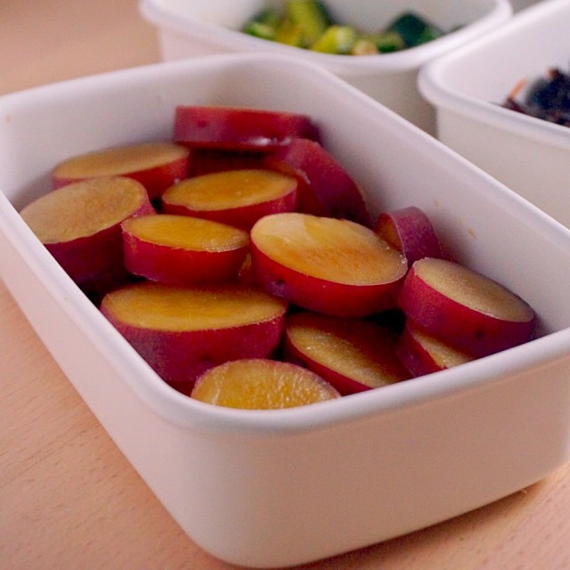 腸活に 作り置き＆アレンジ３つ『さつまいもとりんごの蒸し煮』美肌常備菜レシピ - 美肌Dish