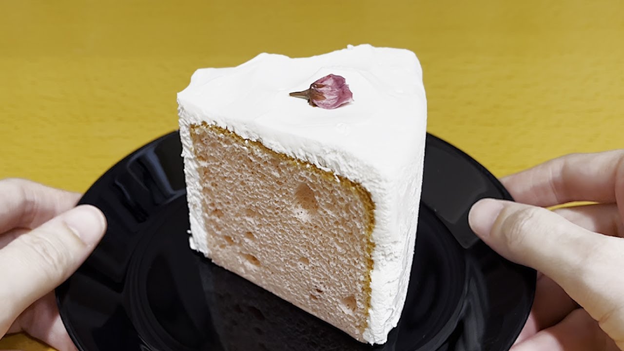 おはよう‪ ♡´꒳`* ‬スターバックス のさくらシフォンケーキ 個人的に、starbucks のシフォンケーキの中で上位に入るおいしさやと思っています。 1番かもしれないなぁ。 今春も登場！しているね。 買いに行こう！ 値段は452円 TOGO価格 です。スイーツブロガー