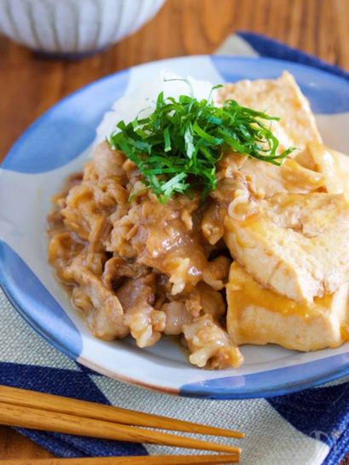 ポン酢+〇〇でコクも風味も格上げ！ さっぱりヘルシー「ゆで豚と温レタスのおかずサラダ」 - レタスクラブ