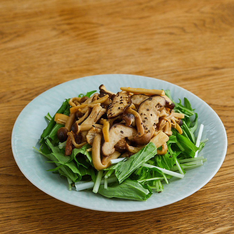 大葉と柚子が香るきのこと鶏むね肉のサラダ