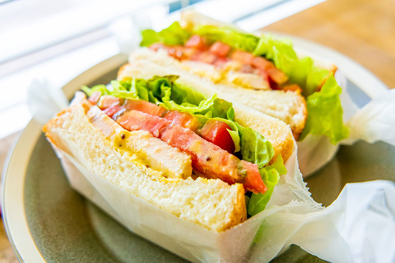 パサパサになりがちな「冷凍食パン」を“ふわふわ”に解凍する方法