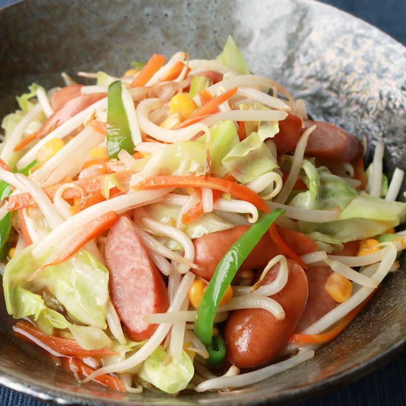 バター香る♪ ほうれん草とソーセージの卵炒め