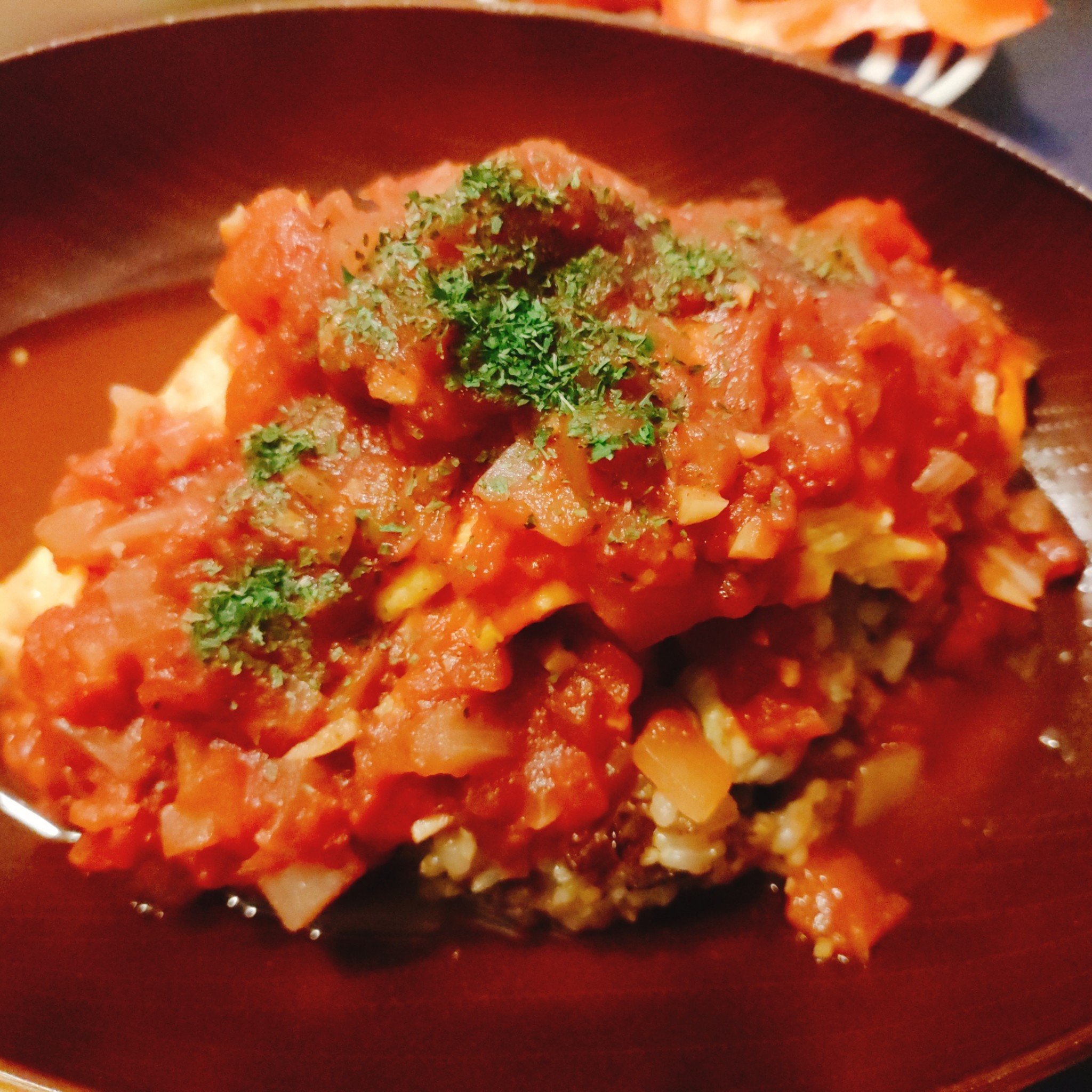 トマトクリームソースのオムライス