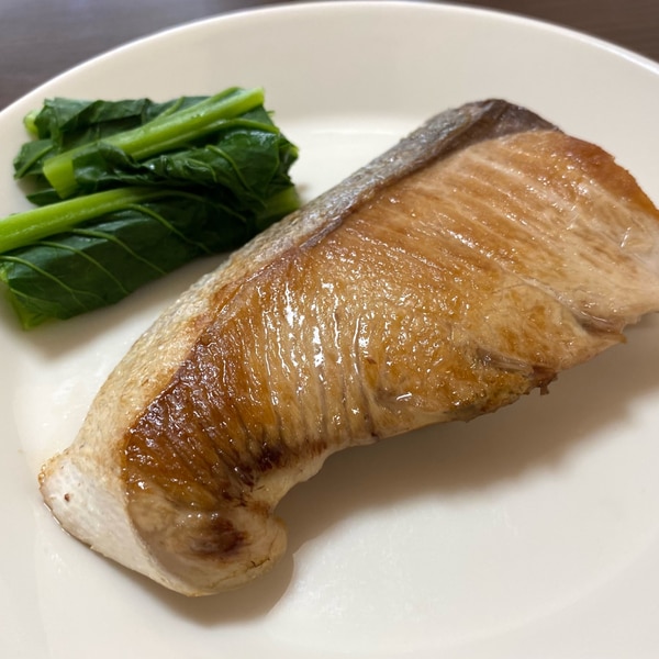 鰤がしっとり ふっくら! ぶりの照り焼き と黄色い大根おろし フライパンひとつで手軽な和食レシピ