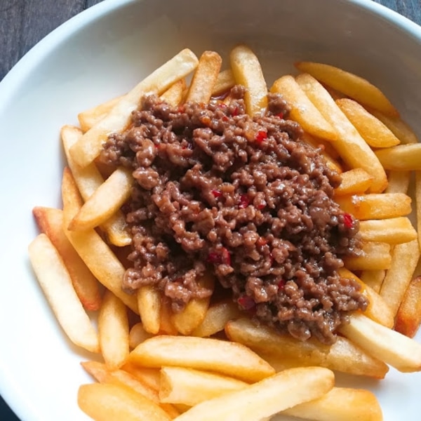 大吉 住吉店 - 最近の新人気メニュー ピザポテト🍕🍟 とろけるチーズが絶妙🧀 隠し味はたっぷりマヨネーズですよーチーズピザピザポテトフライドポテトじゃがいもやきとり揚げ物芋つまみ居酒屋ケチャップマヨネーズカレー錦糸町小料理酒