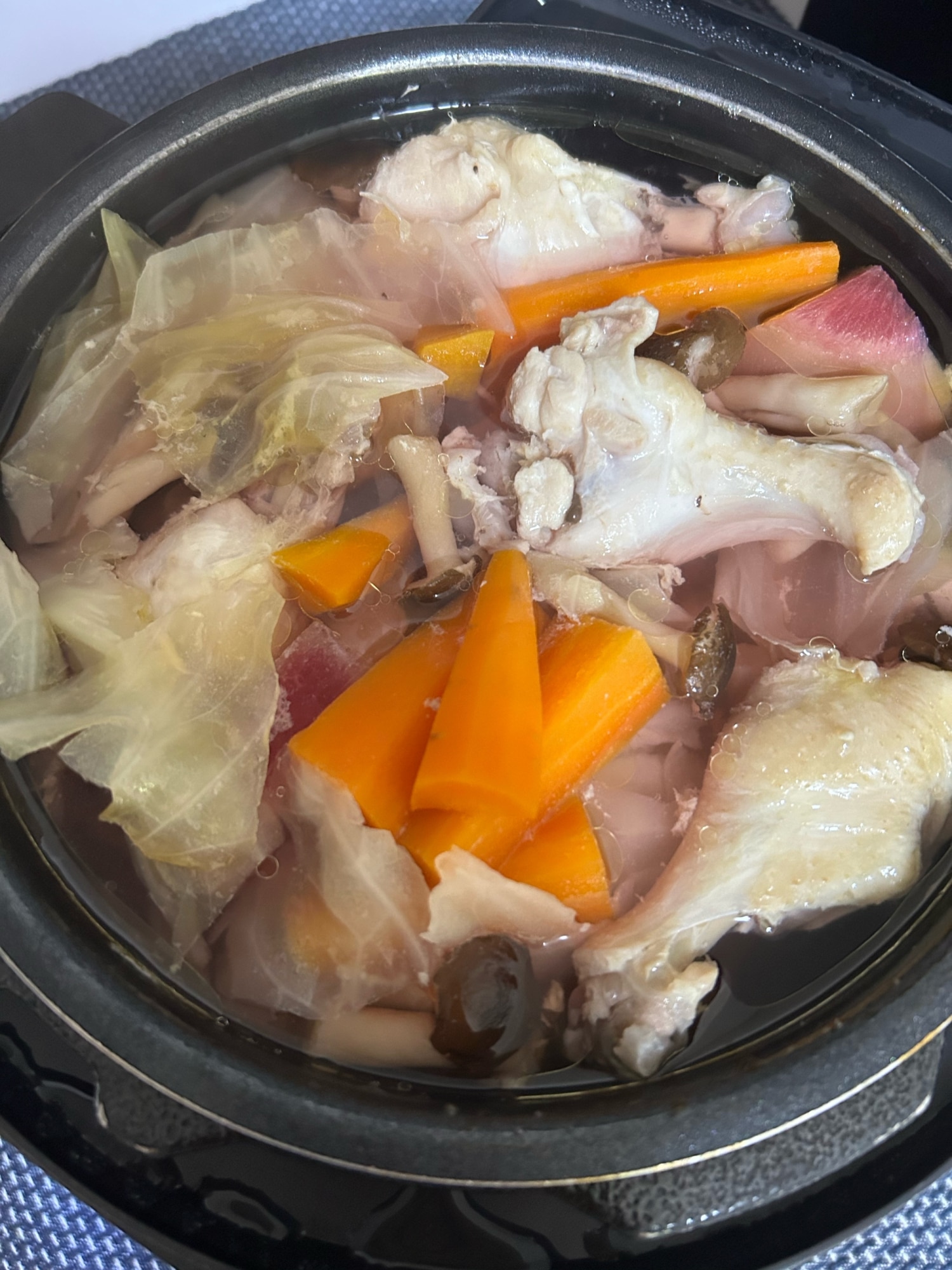 チキンボーンブロスで具だくさんの春雨スープ